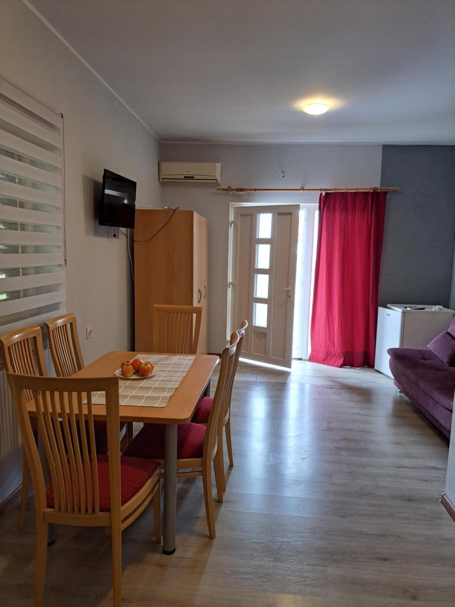 Sobe Apartmani Svitlana Sukosan Luaran gambar